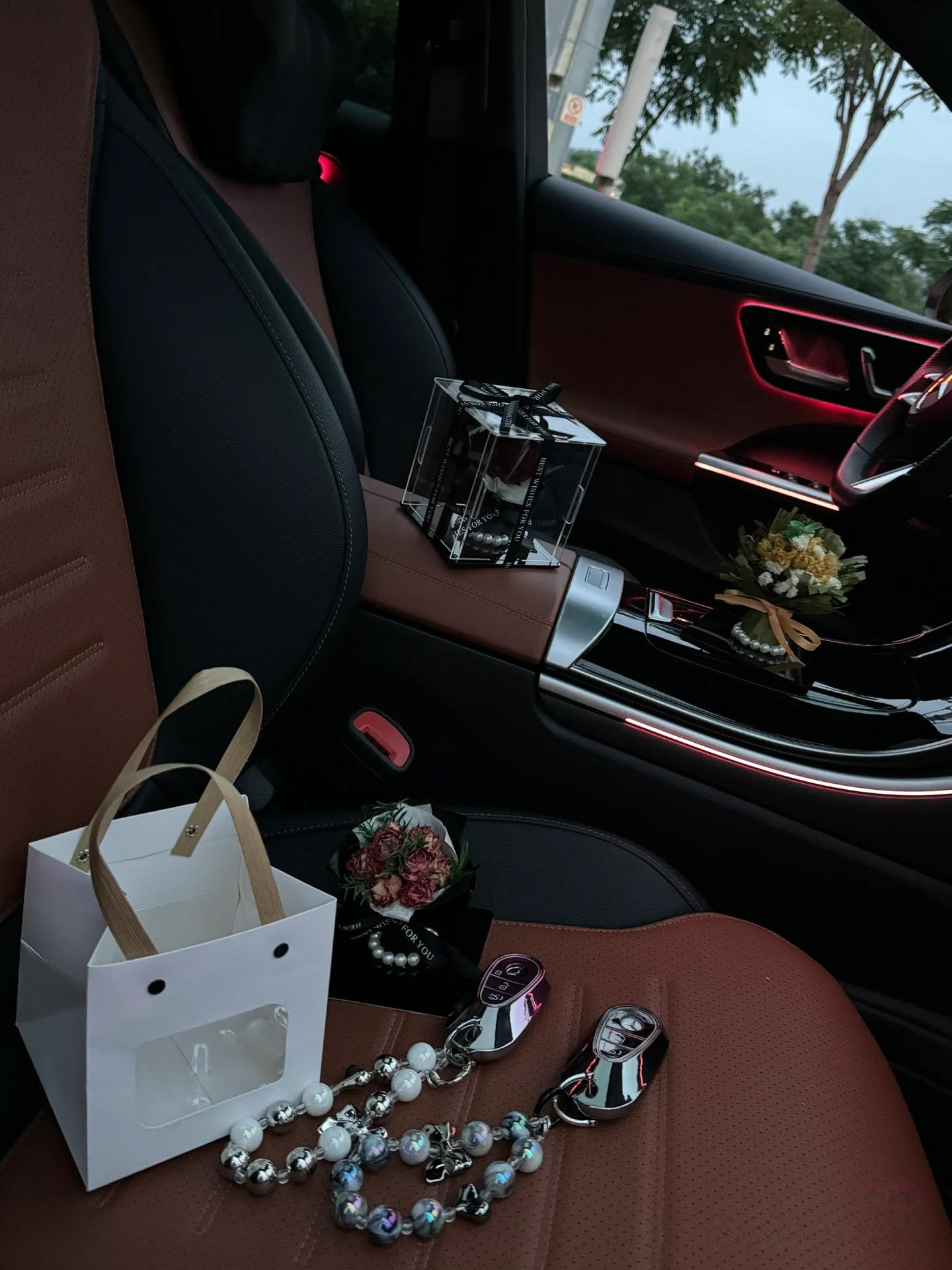 ROSAY Eternal Dash Bloom - Mini Dried Flower Car Decor with Pearl Accents | Elegant Dashboard Floral Ornament for Car Interior