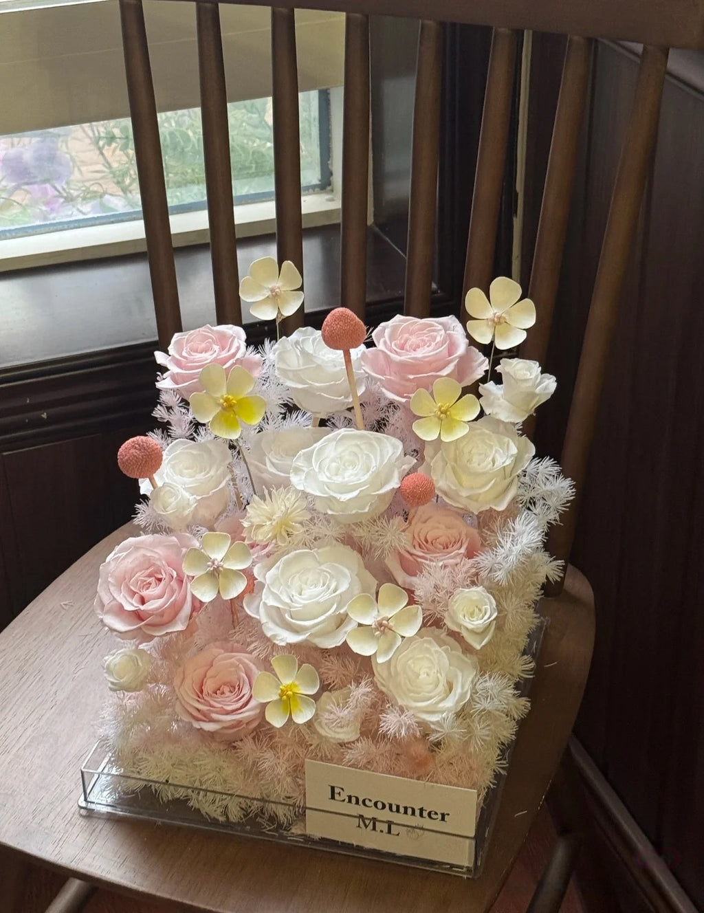 Whispering Blush Eternal - Preserved Floral Arrangement in Acrylic Box | 1-Year Freshness & French Luxury Craftsmanship