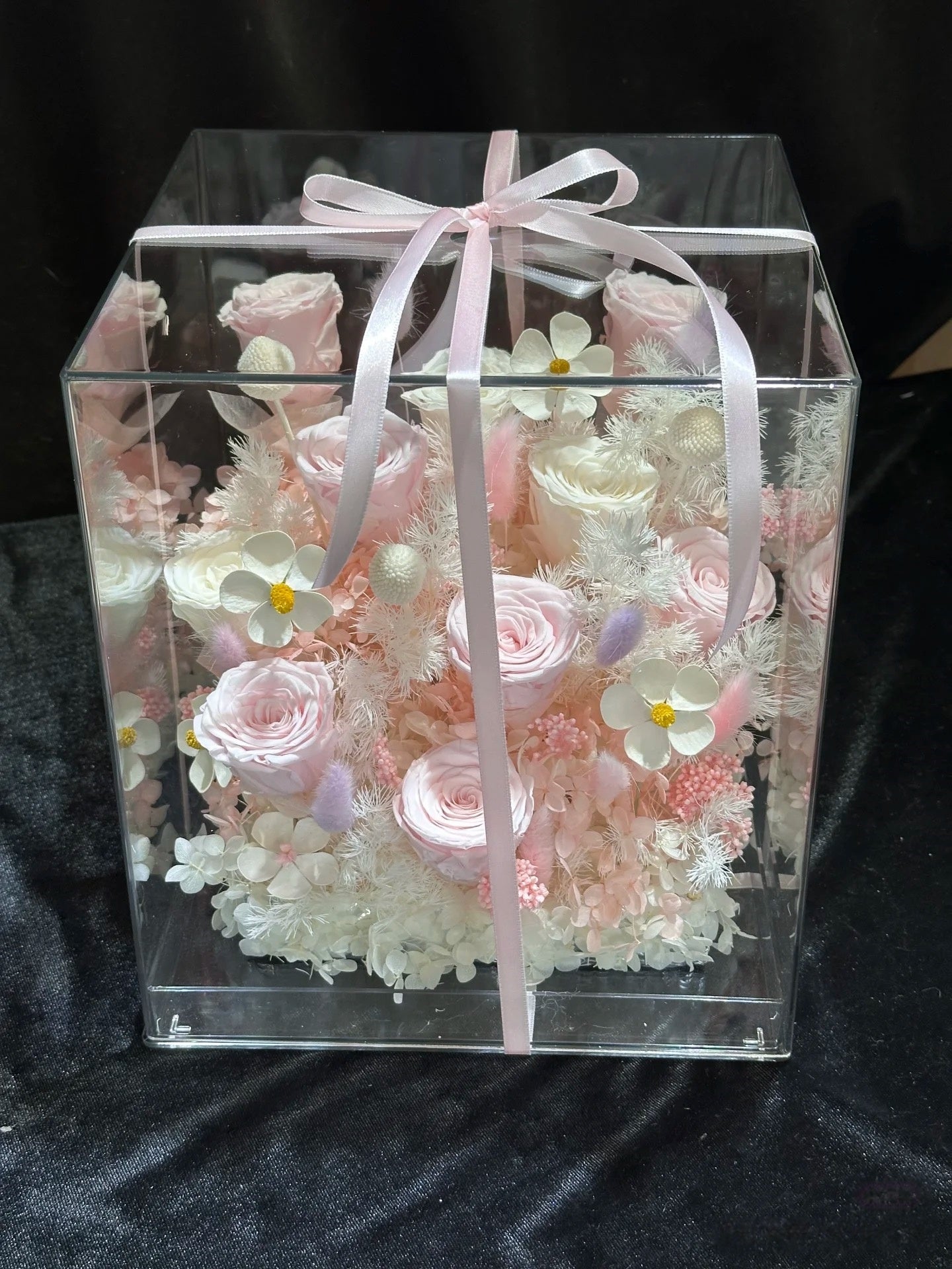 Whispering Blush Eternal - Preserved Floral Arrangement in Acrylic Box | 1-Year Freshness & French Luxury Craftsmanship